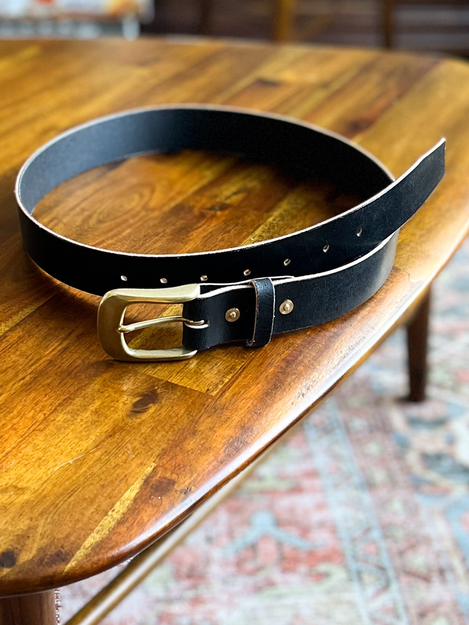 modjūl premium leather belt in black. Handmade in Canada using Italian leather and quality hardware.